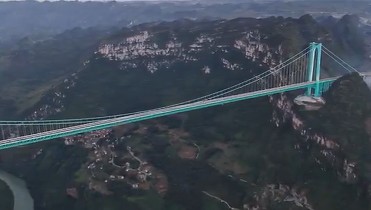 China a inaugurat cel mai înalt pod din lume VIDEO