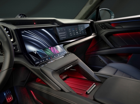 Porsche dezvăluie interiorul de navă spațială al viitorului Cayenne electric FOTO