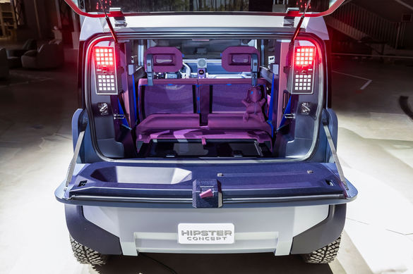 ULTIMA ORĂ VIDEO & FOTO Premieră mondială Dacia Hipster Concept – o mașină electrică de numai 3 metri care inaugurează un nou segment auto în Europa
