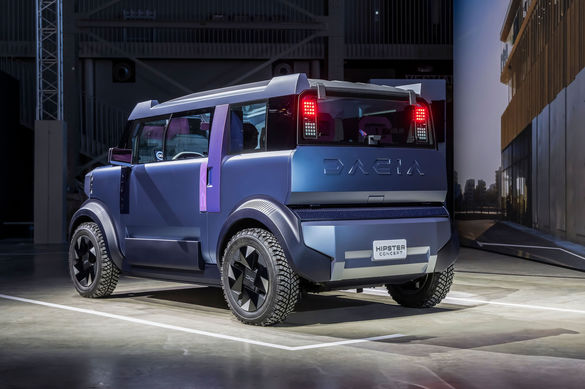 ULTIMA ORĂ VIDEO & FOTO Premieră mondială Dacia Hipster Concept – o mașină electrică de numai 3 metri care inaugurează un nou segment auto în Europa
