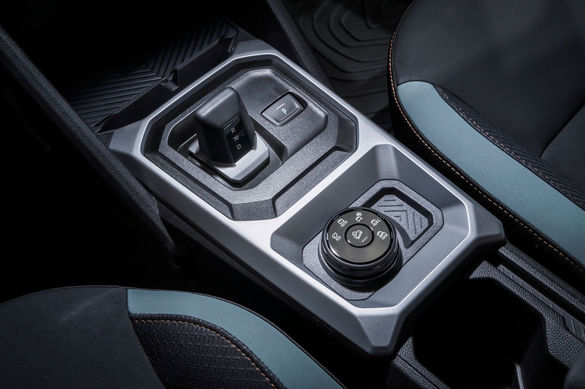 VIDEO&FOTO Dacia Duster și Bigster cu tracțiune 4x4 automată înlocuiesc oficial vechea tracțiune 4x4 manuală