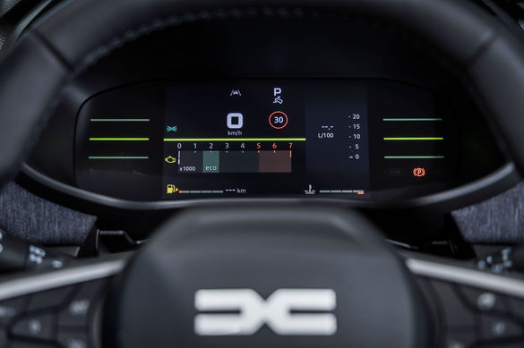 ULTIMA ORĂ VIDEO&FOTO Noile Dacia Sandero, Logan și Jogger, lansate cu un nou design și motoare hybrid