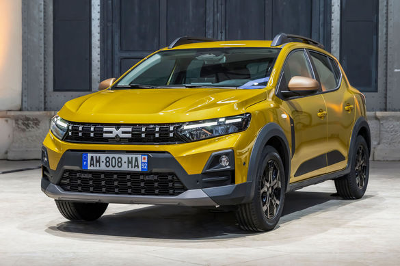 ULTIMA ORĂ VIDEO&FOTO Noile Dacia Sandero, Logan și Jogger, lansate cu un nou design și motoare hybrid
