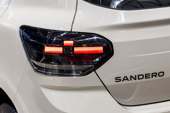 ULTIMA ORĂ VIDEO&FOTO Noile Dacia Sandero, Logan și Jogger, lansate cu un nou design și motoare hybrid