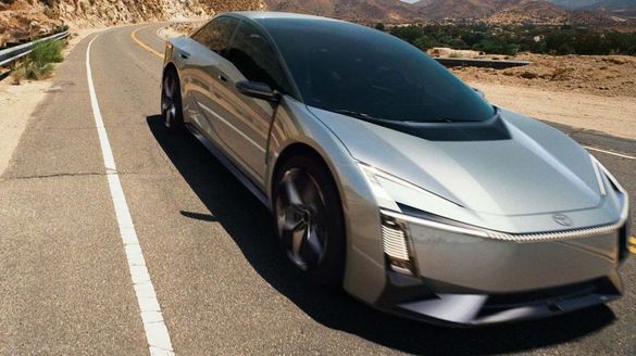 Primele imagini cu noul concept Toyota Corolla FOTO