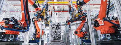 VIDEO&FOTO Mercedes a pornit producția în România a sistemelor de propulsie pentru cel mai avansat SUV electric, cu ajutor de stat