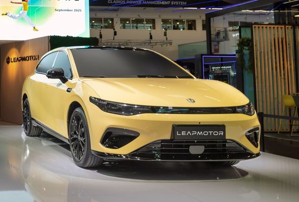 FOTO Leapmotor a deschis comenzile pentru hatchback-ul compact B05: autonomie de 500 km și preț de Spring