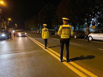 ULTIMA ORĂ După cazul Pascu, Guvernul dă verde la restricții: Conducerea de mașini puternice, limitată în primii 2 ani de la obținerea permisului