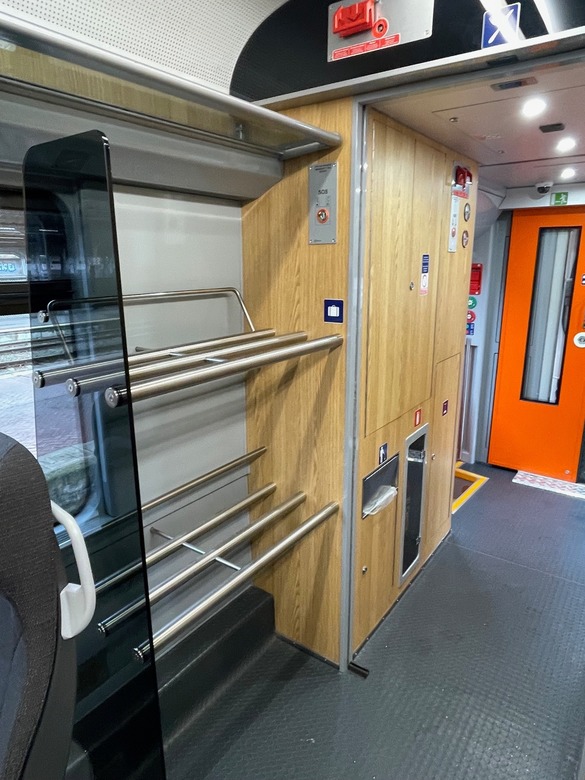 CFR primește noi vagoane modernizate FOTO