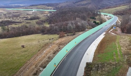 Chinezii deschid primul drum construit de ei în România. Penalizări de 4% VIDEO