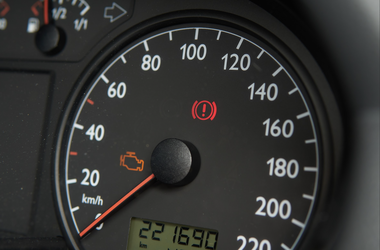 Regii kilometrajului: De unde să îți cumperi la sigur mașini second hand. Românii conduc mai puțini kilometri cu aceeași mașină decât media europeană