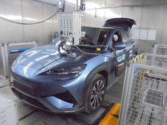 FOTO GreenNCAP demolează mitul bateriilor din China: Autonomia lui BYD Sealion 7 coboară iarna sub cea a lui Ford Puma electric