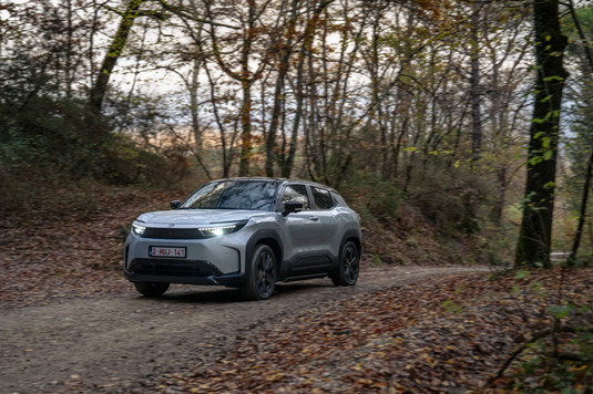 FOTO Toyota lansează oficial în Europa noul SUV electric produs în India. Are autonomie redusă și 4 stele EuroNCAP
