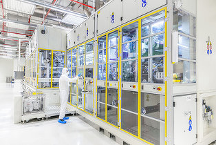 Moment istoric în războiul cu China - Gigafabrica VW a început să producă celule de baterii. „Luăm în propriile mâini tehnologiile viitorului!”