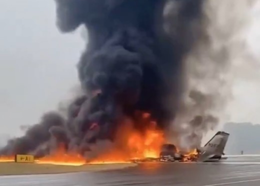 VIDEO Avion prăbușit în SUA - șapte persoane au murit