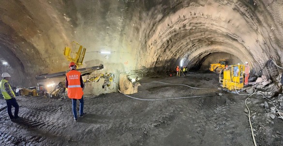 Umbrărescu aduce muncitori și pe 31 decembrie la „Tunelurile pentru urși” FOTO&VIDEO