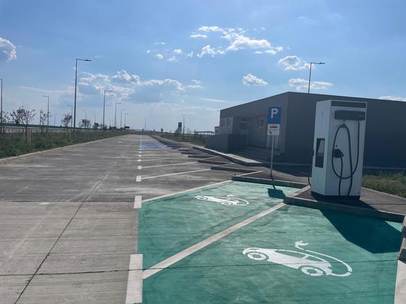 FOTO Premieră - Toalete deschise pe Autostrada Moldovei. 