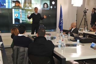 Carlos Ghosn, celebrul CEO evadat din Japonia, dă lecții de business: Companiile care au dominat un secol riscă să devină note de subsol