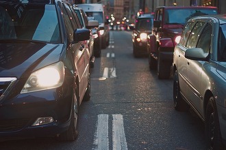 Taxe mai mari în România pentru unele mașini. Aberațiile noului impozit auto anti-tehnologie: o mașină hibrid nouă va plăti impozit mai mare decât o mașină veche de 20 de ani