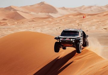 Raliul Dakar: O nouă etapă de succes pentru Dacia FOTO