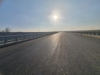 PREMIERĂ Autostradă din România cu dușuri și stații de încărcare a camioanelor electrice 