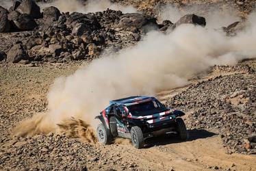 ULTIMA ORĂ VIDEO&FOTO Succes uriaș pentru Dacia în Raliul Dakar: locurile 1 și 2 pentru piloții Sandrider