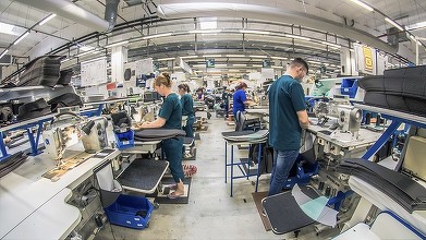 ULTIMA ORĂ Americanii închid în România o fabrică, peste 1.000 de angajați vor fi concediați. Cel mai mare producător de scaune auto declanșează disponibilizări