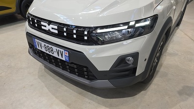 Dacia va veni cu un nou model, produs în România FOTO