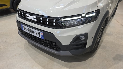 Dacia va veni cu un nou model, produs în România FOTO