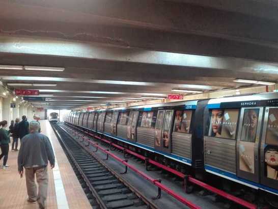 Posibilă tentativă de sinucidere la metrou 
