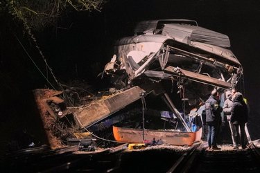 Subfinanțarea sectorului feroviar, repusă pe tapet de gravele accidente de tren din Spania