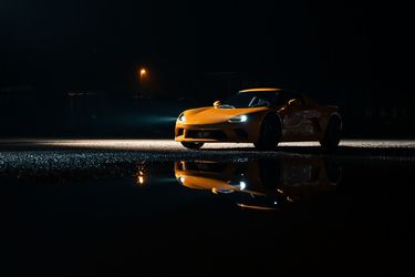 FOTO Ofertă limitată - "Prima mașină sport electrică" din China se va vinde în Europa în doar 1.000 de exemplare, la un preț premium