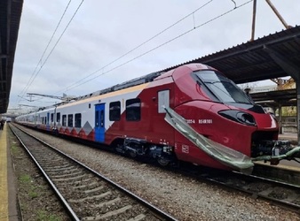 FOTO Posesorii de abonamente CFR Călători își pot rezerva locul direct din aplicație