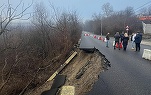Drum județean prăbușit în Câmpina, după o alunecare de teren VIDE&FOTO
