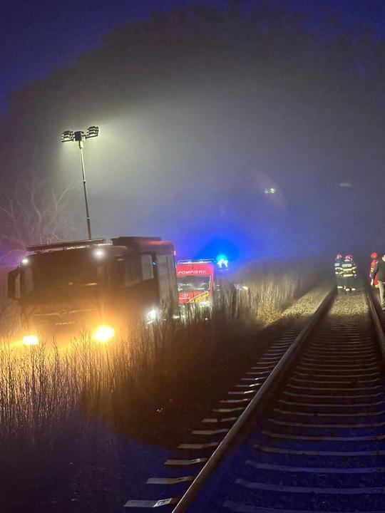 Incendiu într-un tren cu 200 de pasageri, lângă Vaslui FOTO