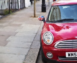 Producția auto din UK se prăbușește și atinge cel mai mic nivel din ultimii 73 de ani