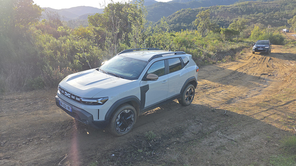 FOTO&VIDEO Test Drive în premieră cu noile Dacia Duster și Bigster Hybrid G 4x4 