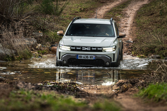 FOTO&VIDEO Test Drive în premieră cu noile Dacia Duster și Bigster Hybrid G 4x4 