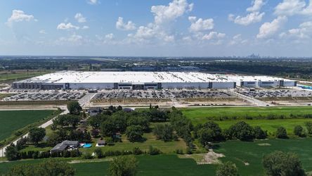 Investiție de 5 miliarde dolari canadieni devenită o povară. Fabrica de baterii NextStar Energy, preluată integral de LG de la Stellantis, anunță care sunt noii clienți pe care se va baza în locul industriei auto