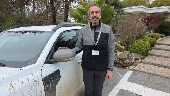 EXCLUSIV VIDEO Dezvăluiri Dacia - Diferențele dintre motorul Hybrid-G 150 4x4 de la Dacia și 4Xe de pe Jeep Avenger: „N-a mai produs nimeni așa ceva, e o premieră mondială!” 