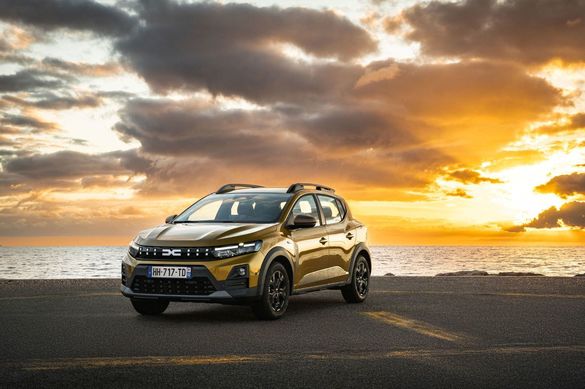 EXCLUSIV VIDEO&FOTO Am testat cea mai puternică Dacia Sandero din istorie împreună cu șeful Dacia. 