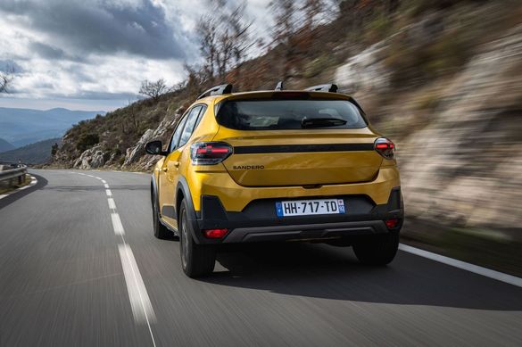 EXCLUSIV VIDEO&FOTO Am testat cea mai puternică Dacia Sandero din istorie împreună cu șeful Dacia. 