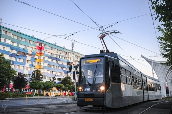 Noile refugii de tramvai din București, prezentate VIDEO&FOTO