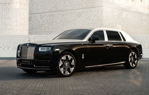 FOTO Rolls-Royce Phantom, model în premieră cu capotă gravată cu laser