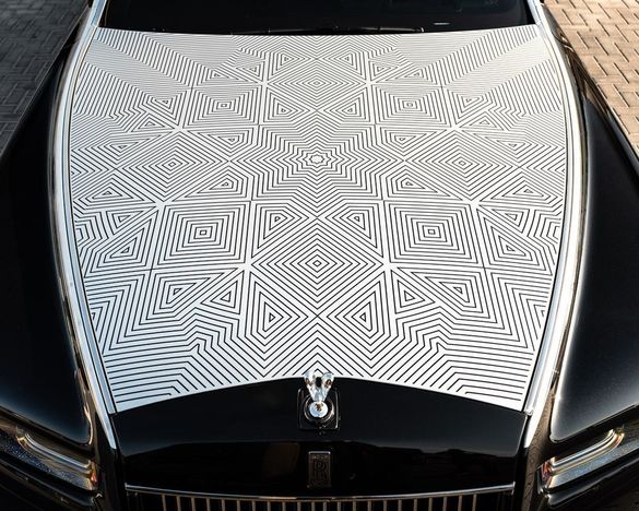 FOTO Rolls-Royce Phantom, model în premieră cu capotă gravată cu laser