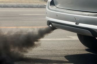 România se transformă în cimitir de mașini. Numărul autoturismelor cu peste 20 de ani vechime a crescut alarmant. Toți anii de Program Rabla au fost inutili