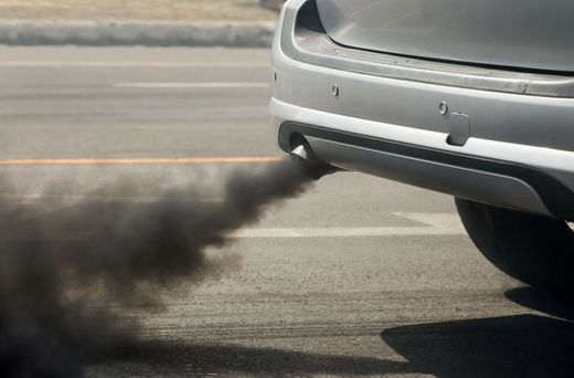 România se transformă în cimitir de mașini. Numărul autoturismelor cu peste 20 de ani vechime a crescut alarmant. Toți anii de Program Rabla au fost inutili