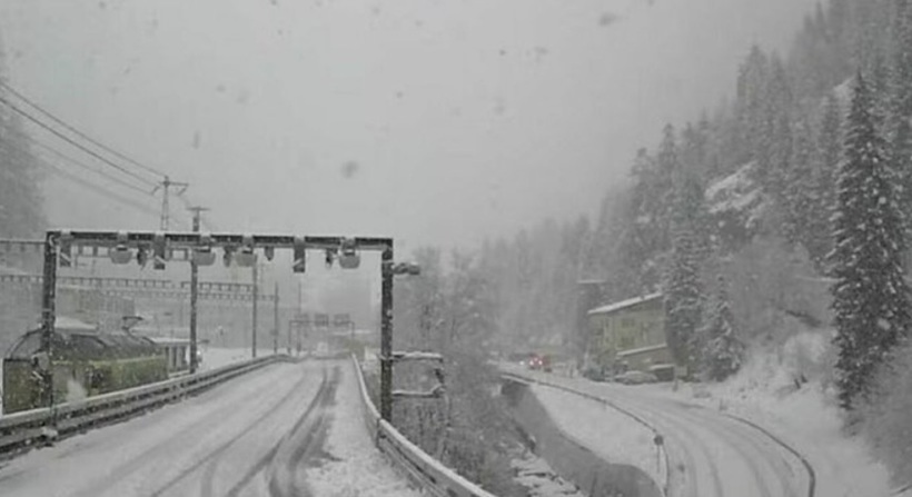 Tren deraiat în Alpi, în Elveția VIDEO