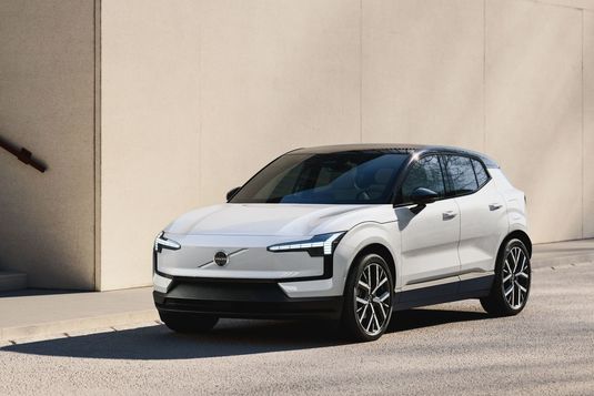 FOTO Volvo ieftinește EX30 cu o versiune mai slab echipată pentru a atrage clienți de la Ford Puma sau Renault 4