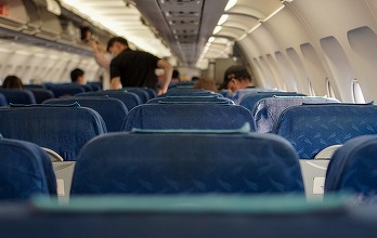 Măsuri împotriva pasagerilor din avioane care nu își pun căști când își folosesc dispozitivele mobile, la United Airlines 